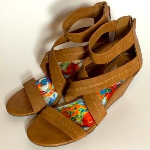 NWT Madden Girl Strappy Wedge Heel Open Toe Sandal